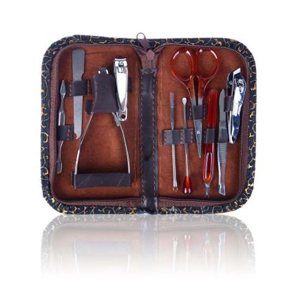 MANICURE & PEDICURE KIT